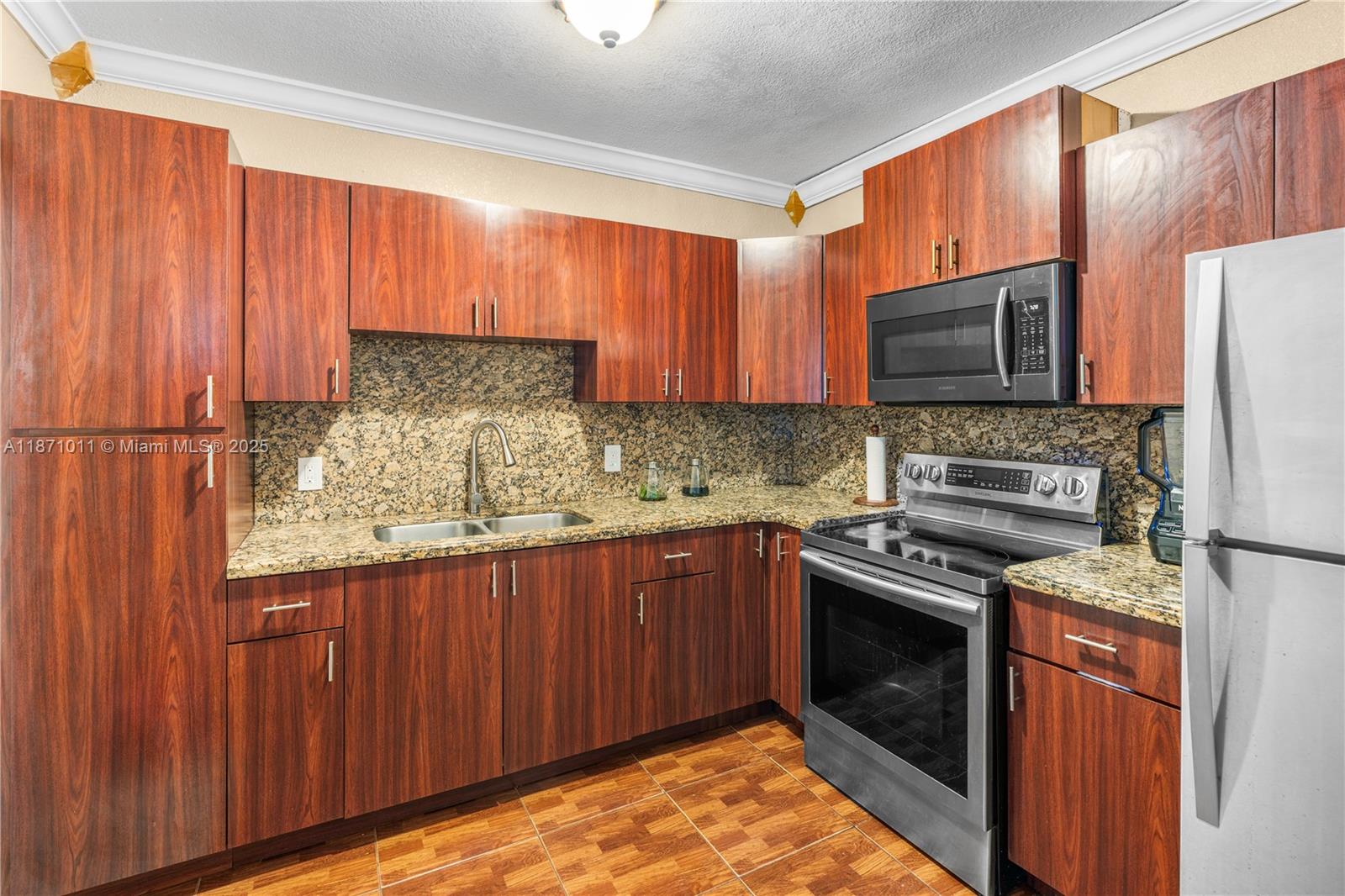 SHORES ESTATES - Residential