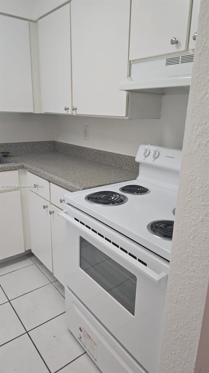 DORAL GARDENS II CONDO - Residential Lease