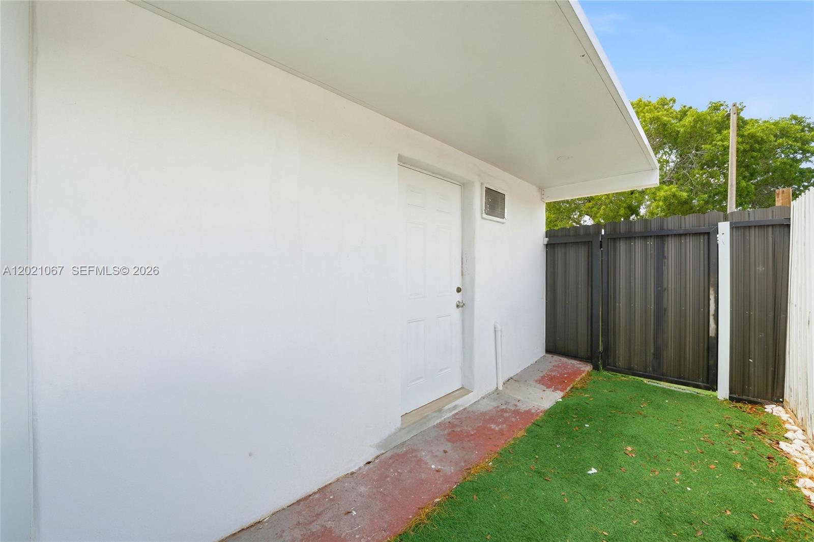 MIAMI GARDENS MANOR SEC 3 - Residential