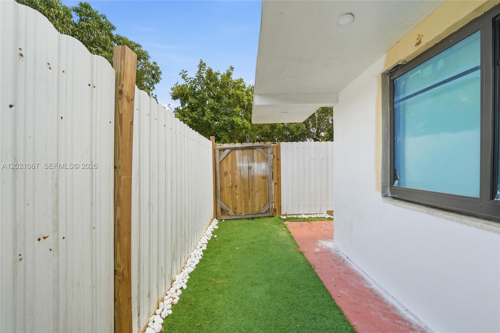 MIAMI GARDENS MANOR SEC 3 - Residential