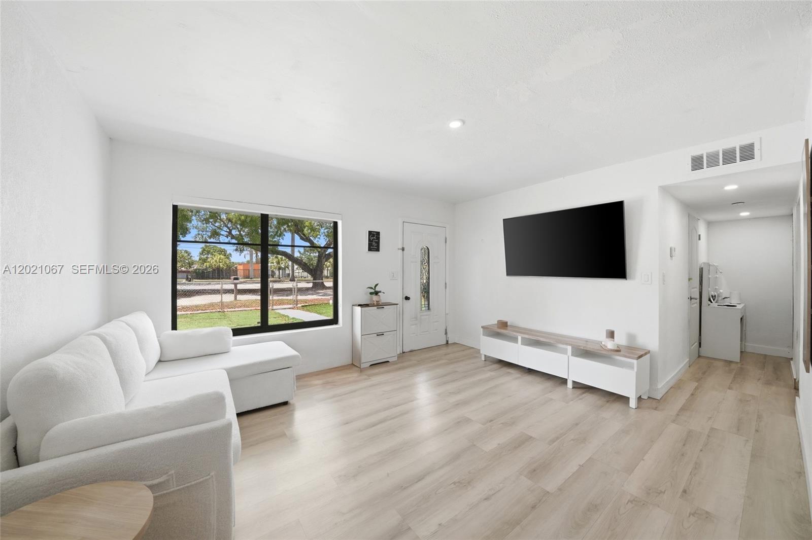 MIAMI GARDENS MANOR SEC 3 - Residential