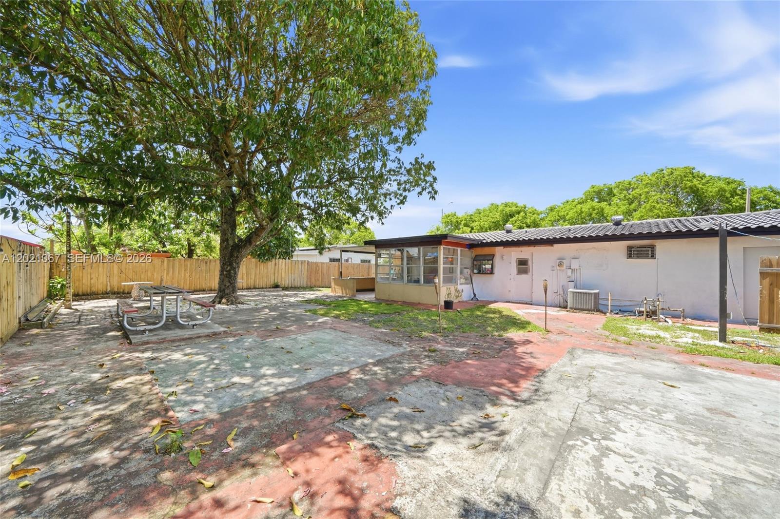 MIAMI GARDENS MANOR SEC 3 - Residential