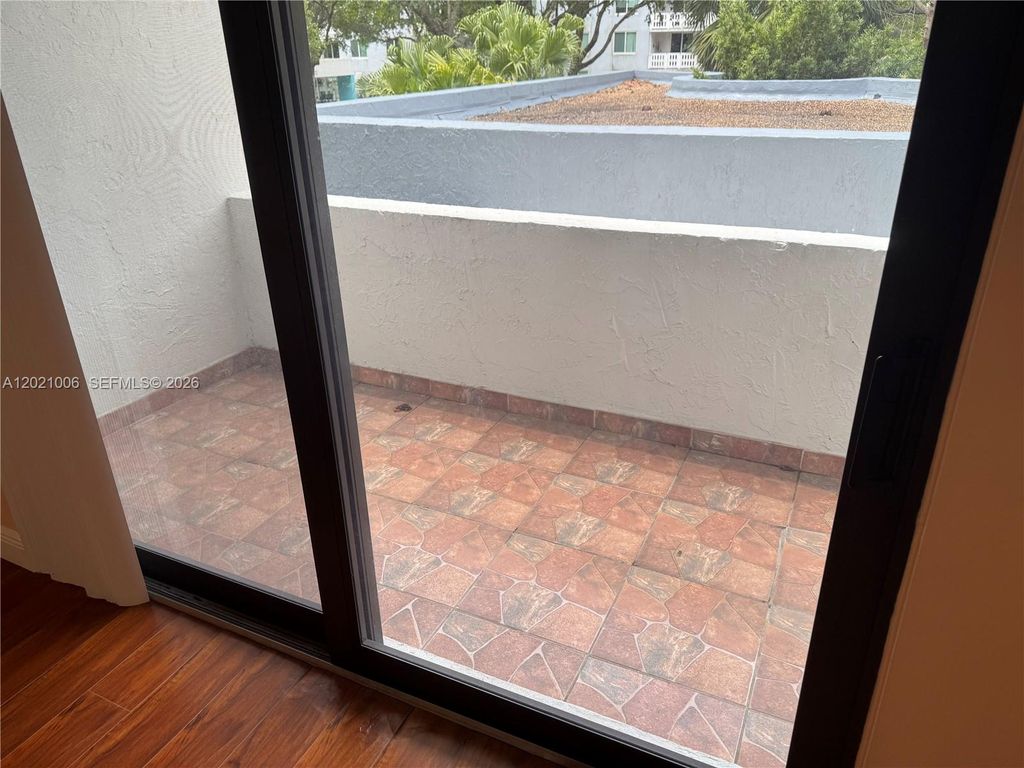 Photo of 901 Hillcrest Dr #208, Hollywood, FL 33021 (MLS # A12021006)