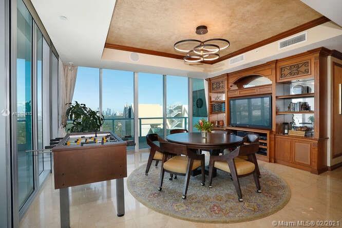 GROVENOR HOUSE CONDO - Residential