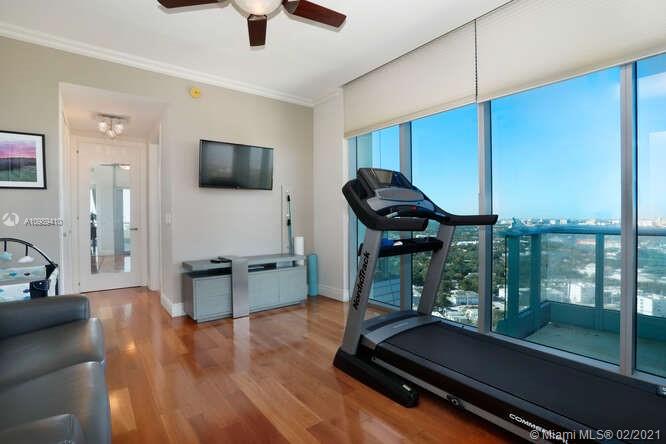 GROVENOR HOUSE CONDO - Residential