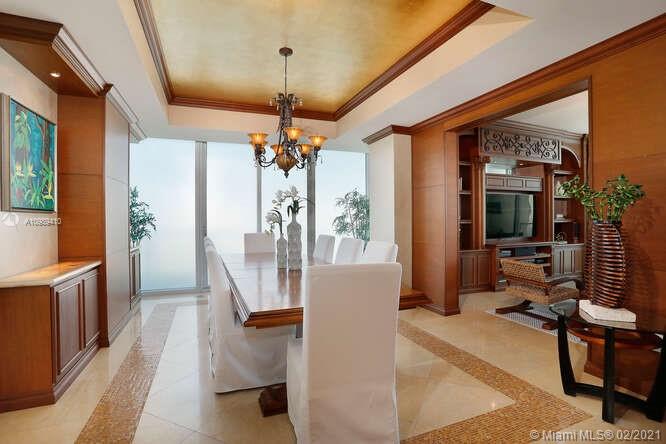 GROVENOR HOUSE CONDO - Residential