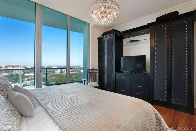 GROVENOR HOUSE CONDO - Residential