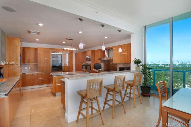 GROVENOR HOUSE CONDO - Residential