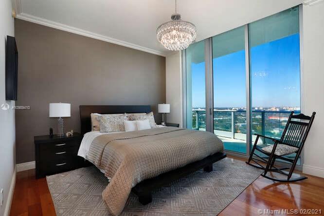 GROVENOR HOUSE CONDO - Residential