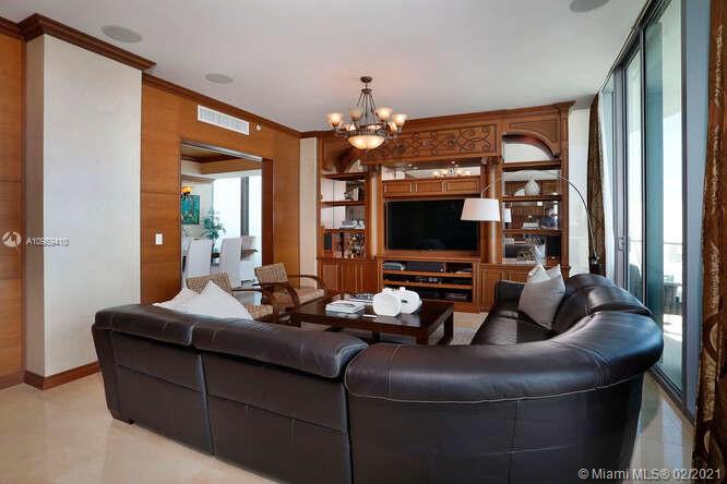 GROVENOR HOUSE CONDO - Residential