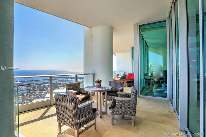 GROVENOR HOUSE CONDO - Residential