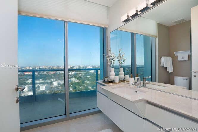 GROVENOR HOUSE CONDO - Residential