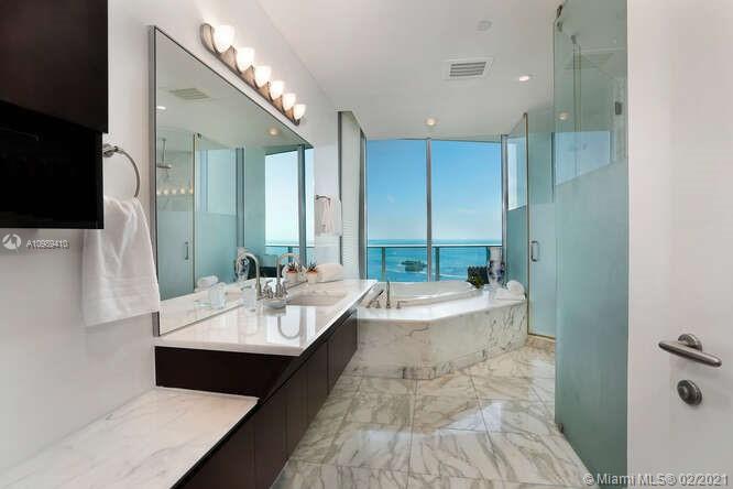 GROVENOR HOUSE CONDO - Residential