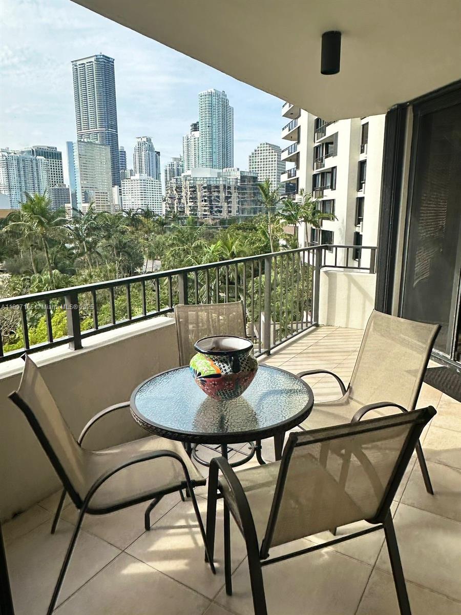 520 Brickell Key Dr A605