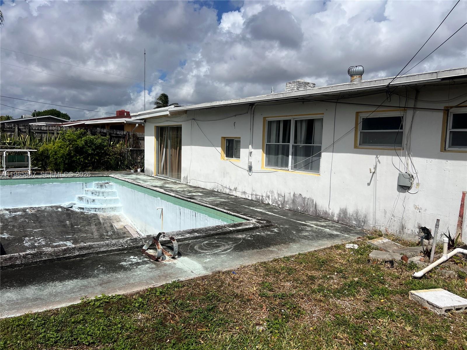 SIERRA 1ST ADDN - Residential