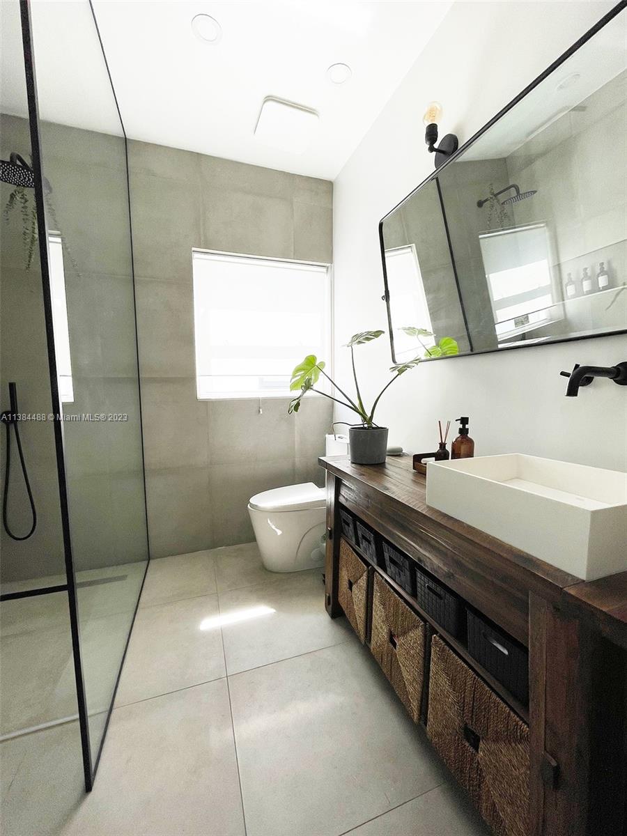 HOLLYWOOD - Residential