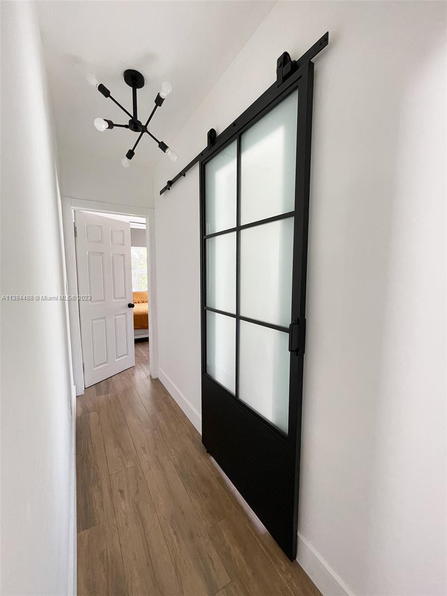 HOLLYWOOD - Residential