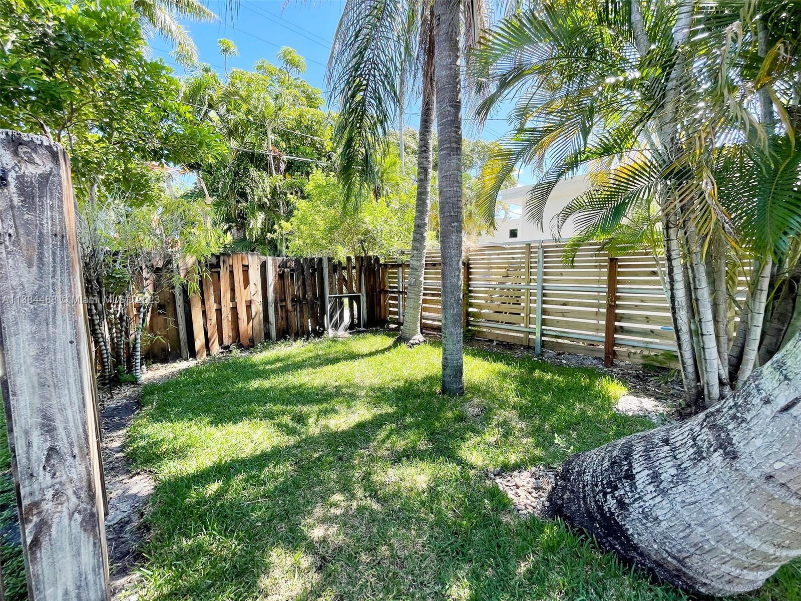 HOLLYWOOD - Residential