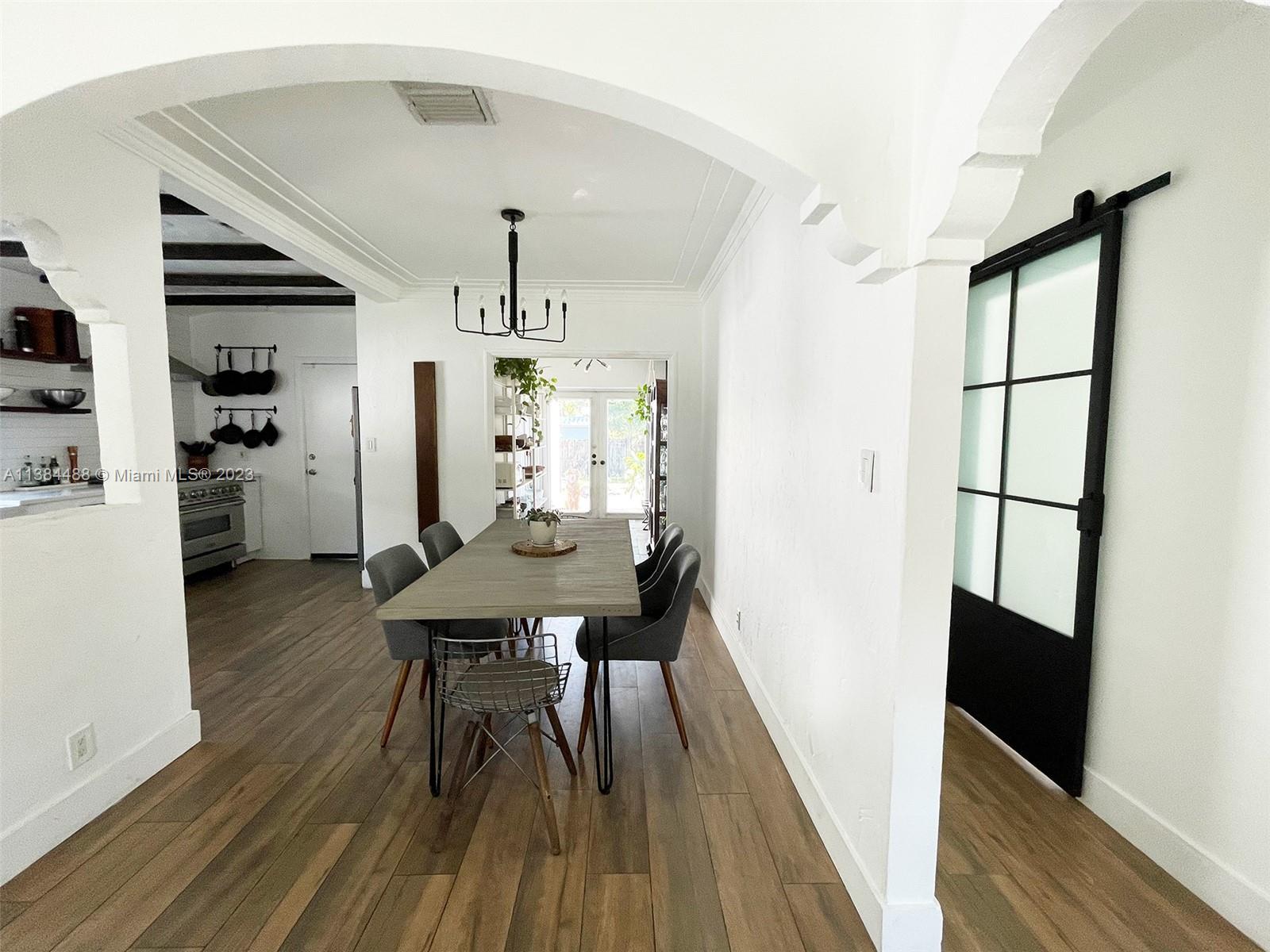 HOLLYWOOD - Residential