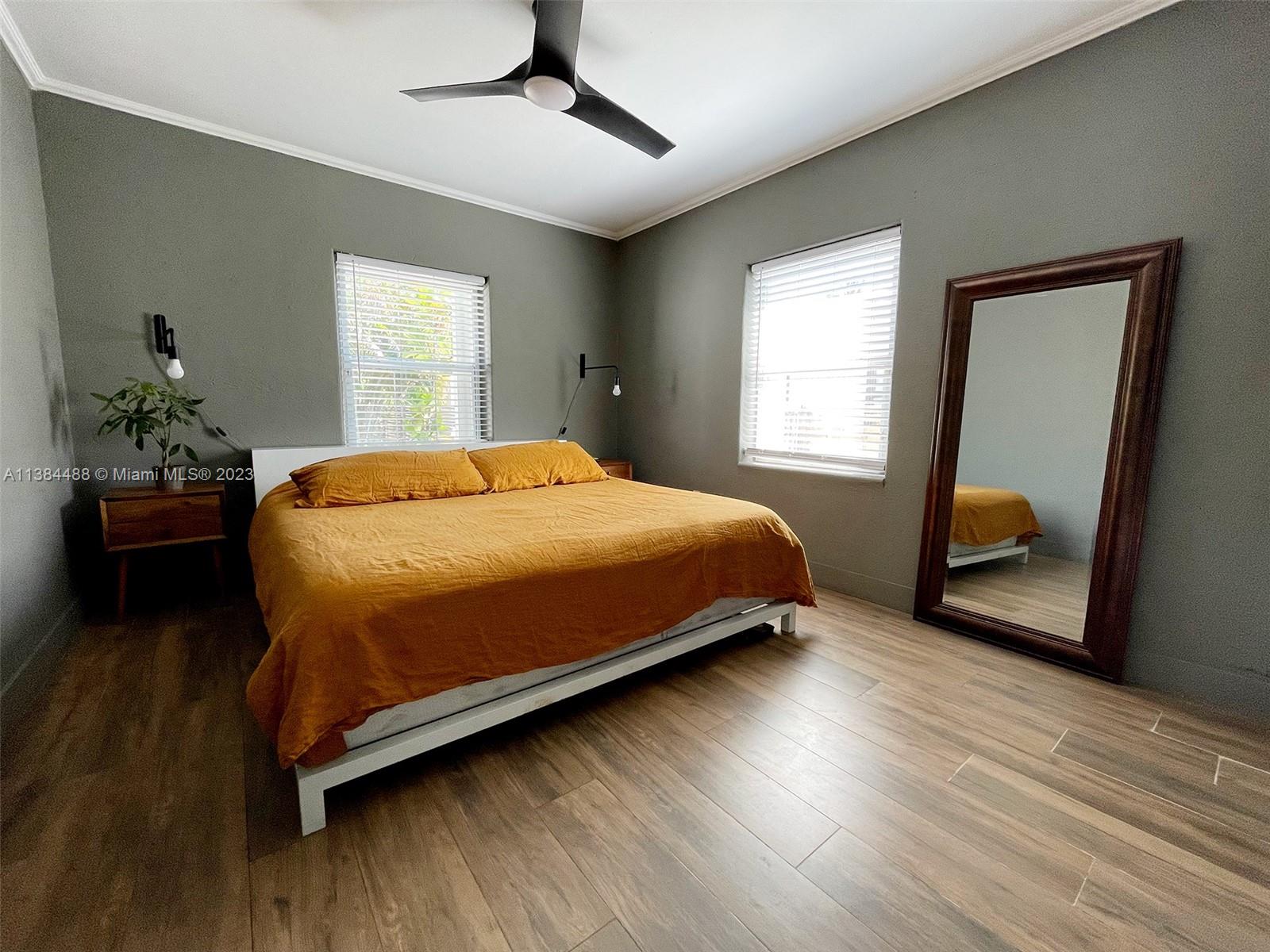 HOLLYWOOD - Residential