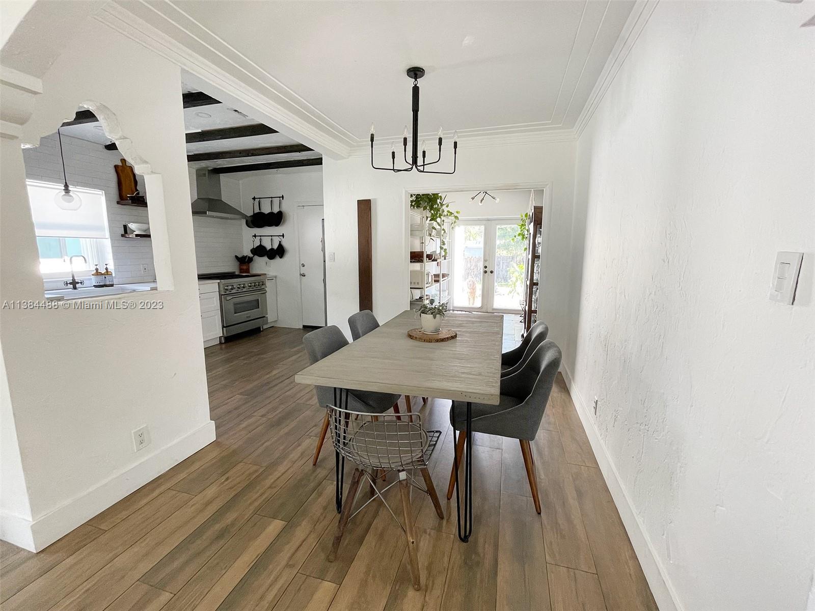 HOLLYWOOD - Residential