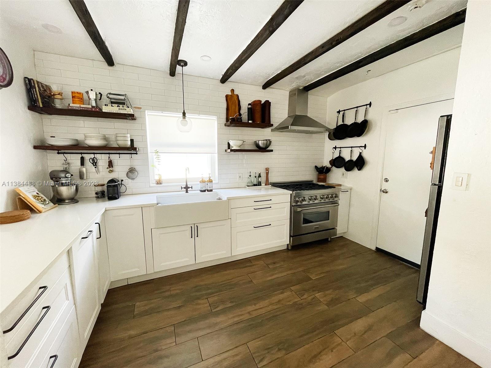 HOLLYWOOD - Residential