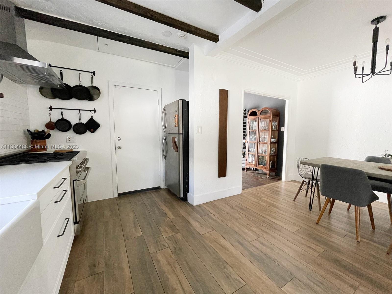 HOLLYWOOD - Residential