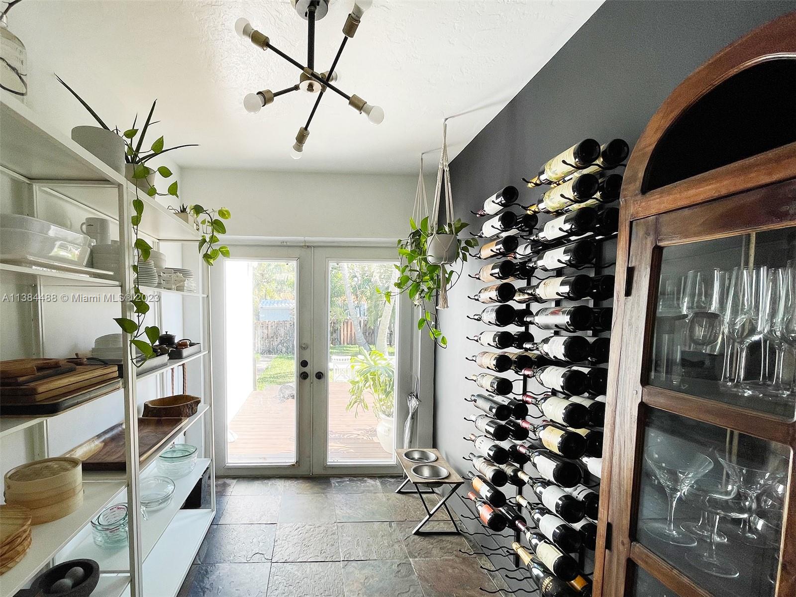 HOLLYWOOD - Residential