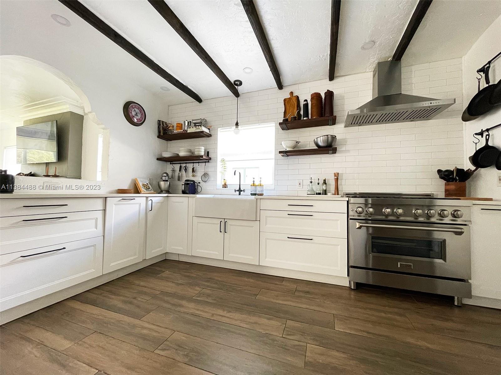 HOLLYWOOD - Residential