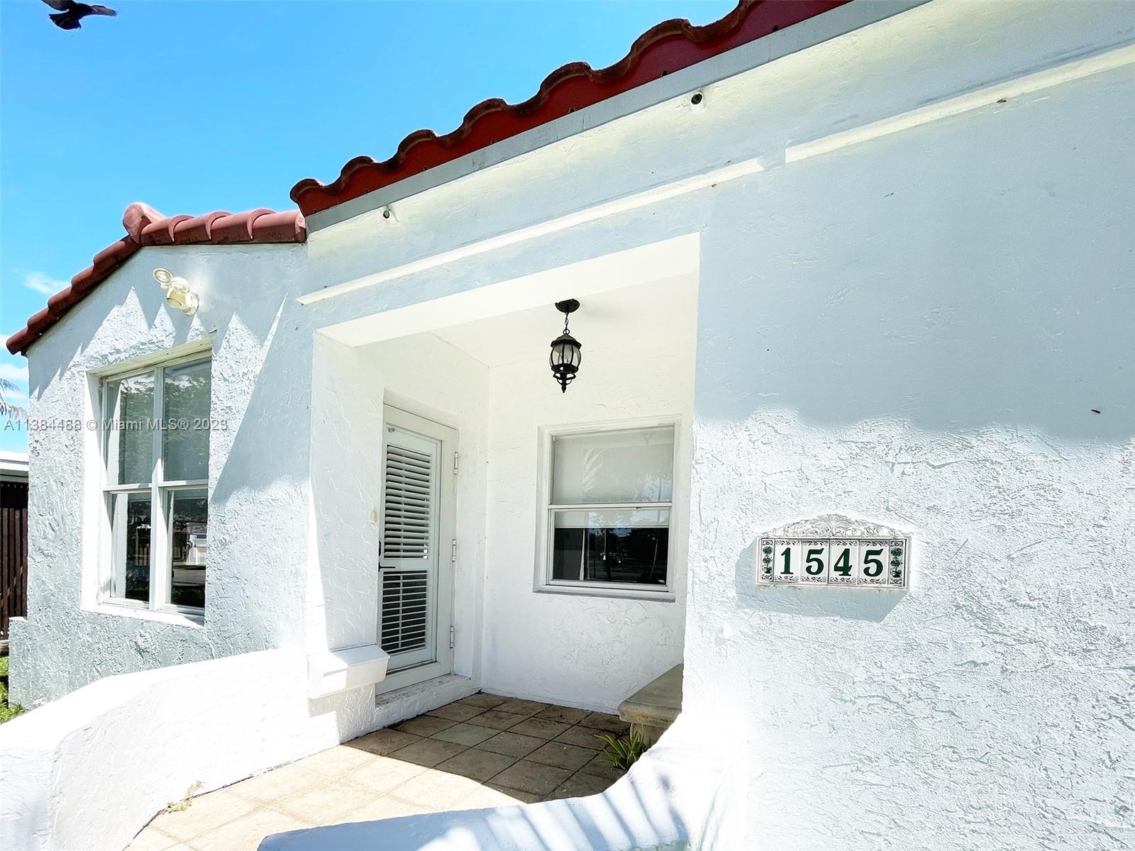 HOLLYWOOD - Residential