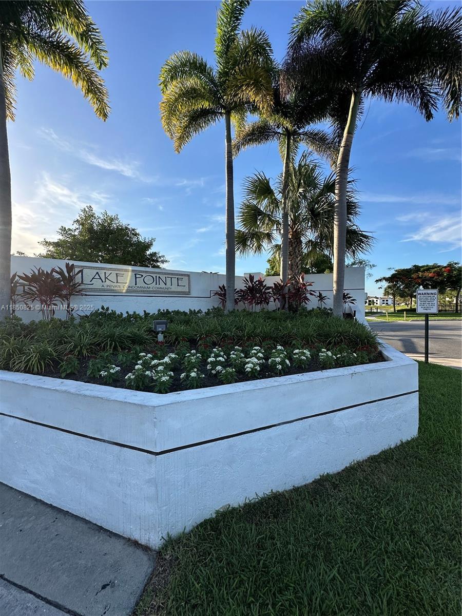 Amazing place for rent, great unit with walking closets, unit in this quiet and great location, close to shopping centers, malls, and excellent schools. Ready to move in!! Must see!! Easy to show!
Features: gated community, 24-hour security, 2 pools, 4 tennis courts
BBQ area and clubhouse
Realtors must send the contract to lease by email, a copy of ID, the last two months’ pay stubs, and a background check. For showings, see Showingtime.