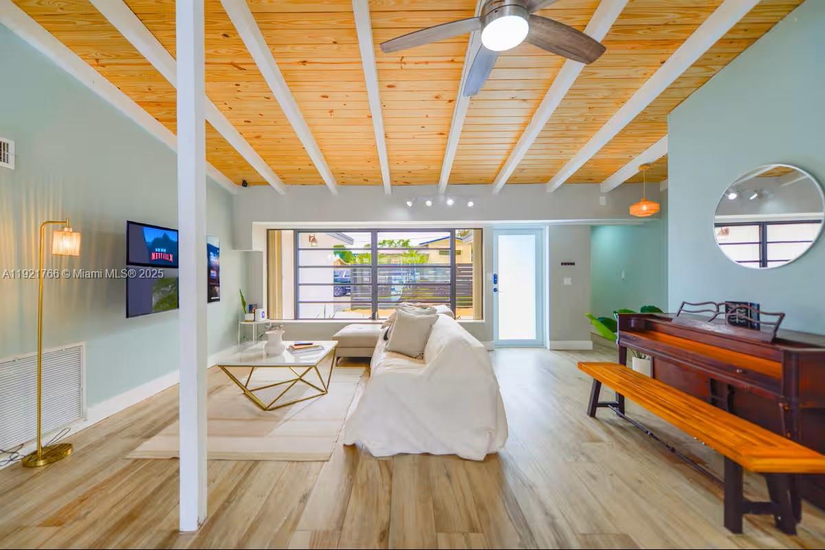 LAUDERDALE ISLES NO 2-BLK - Residential