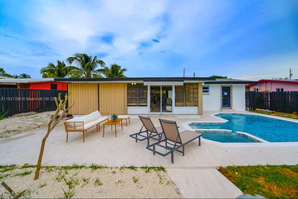 LAUDERDALE ISLES NO 2-BLK - Residential