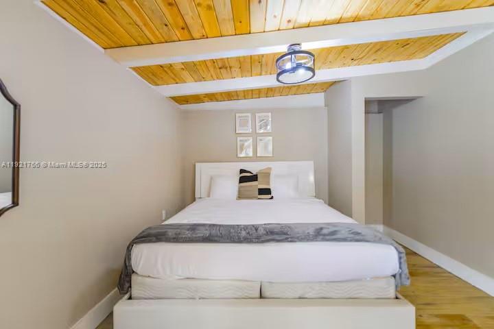 LAUDERDALE ISLES NO 2-BLK - Residential