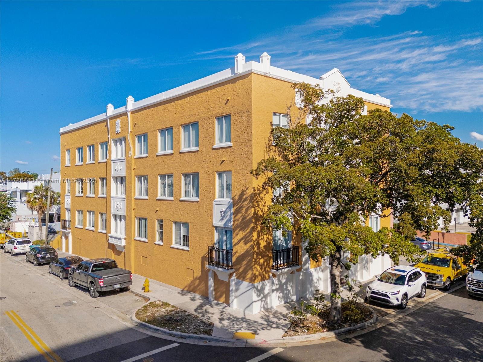View photos, virtual tours, details... 440 SW 5th Ave