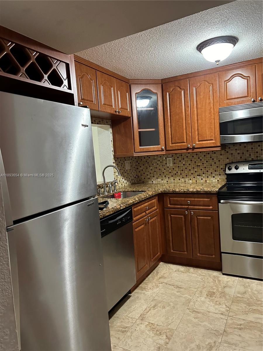 INTERNATIONAL PARK I COND - Residential Lease