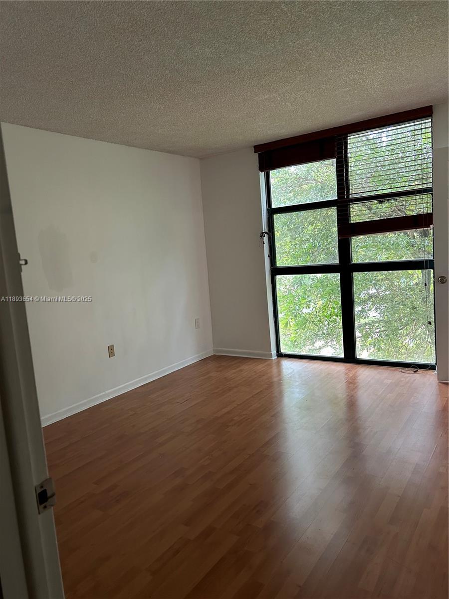 INTERNATIONAL PARK I COND - Residential Lease