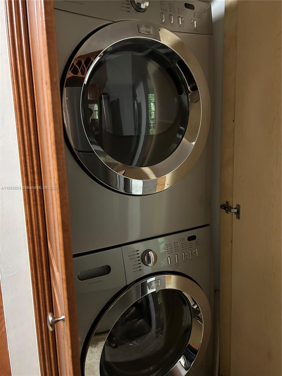 INTERNATIONAL PARK I COND - Residential Lease