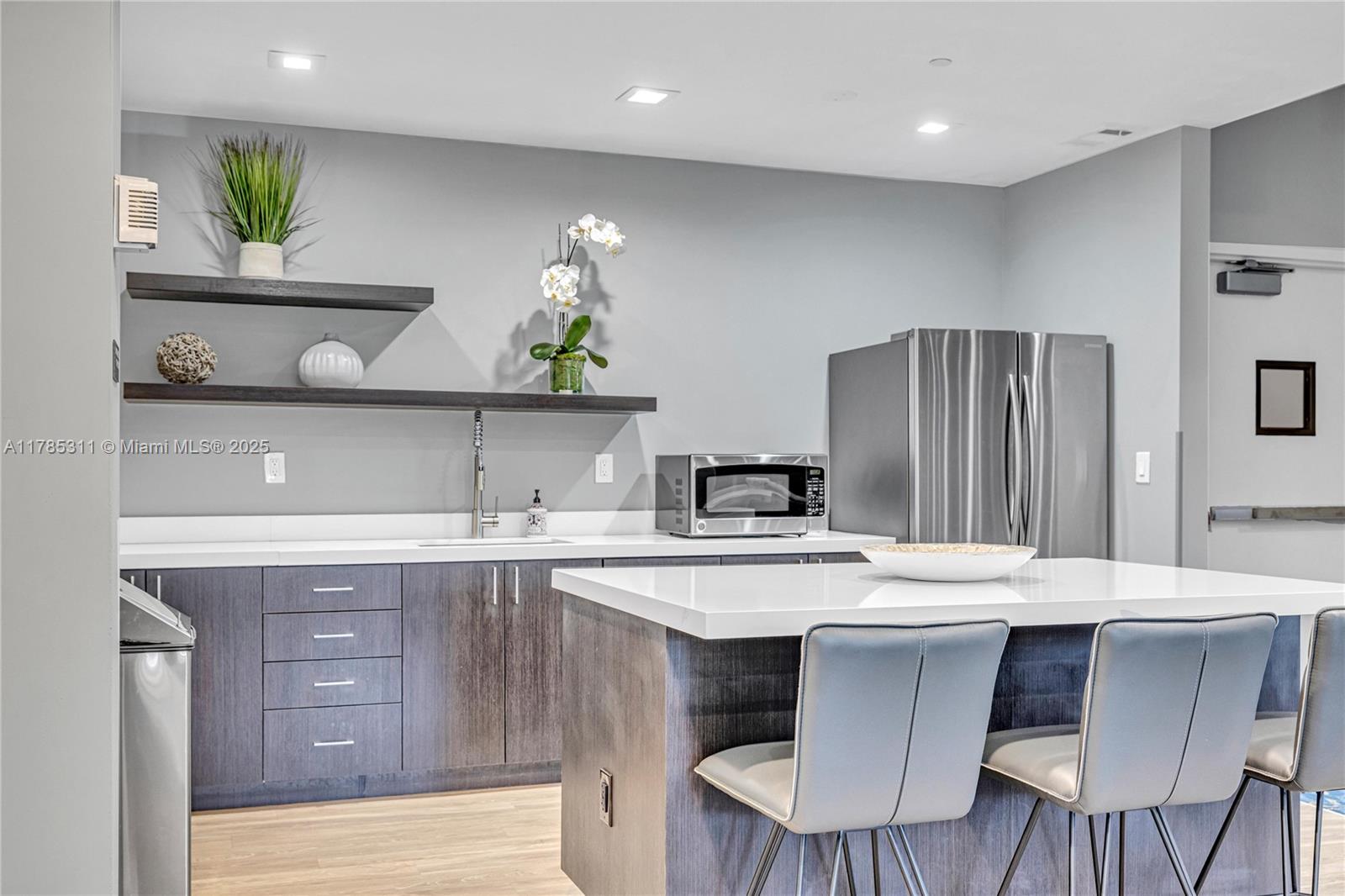 GABLES WATERWAY TOWERS CO - Residential