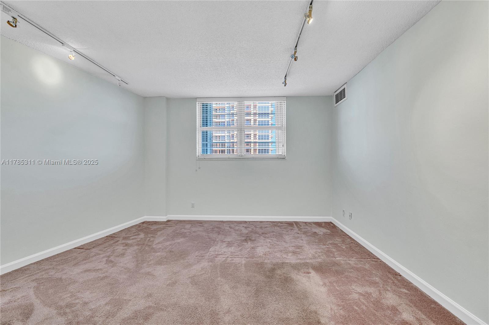 GABLES WATERWAY TOWERS CO - Residential