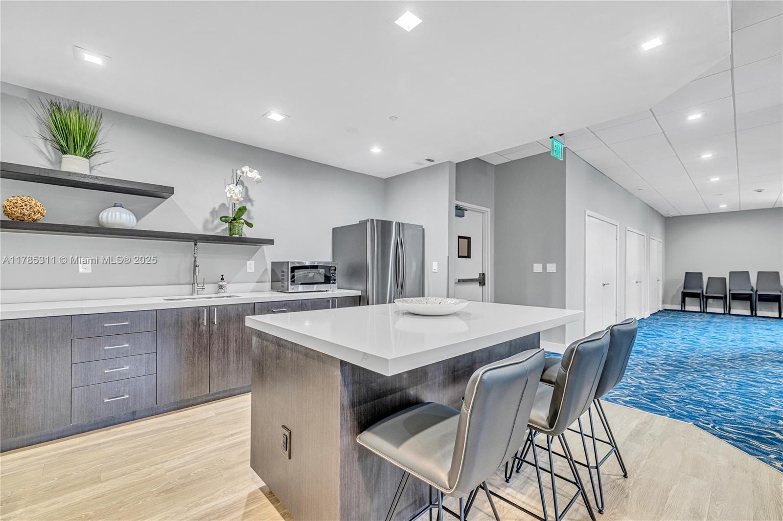 GABLES WATERWAY TOWERS CO - Residential