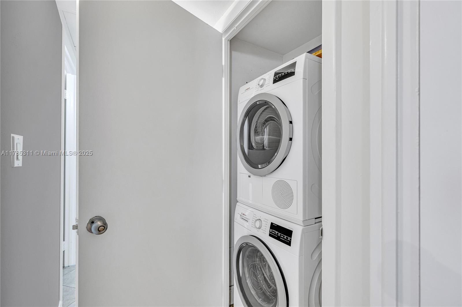 GABLES WATERWAY TOWERS CO - Residential