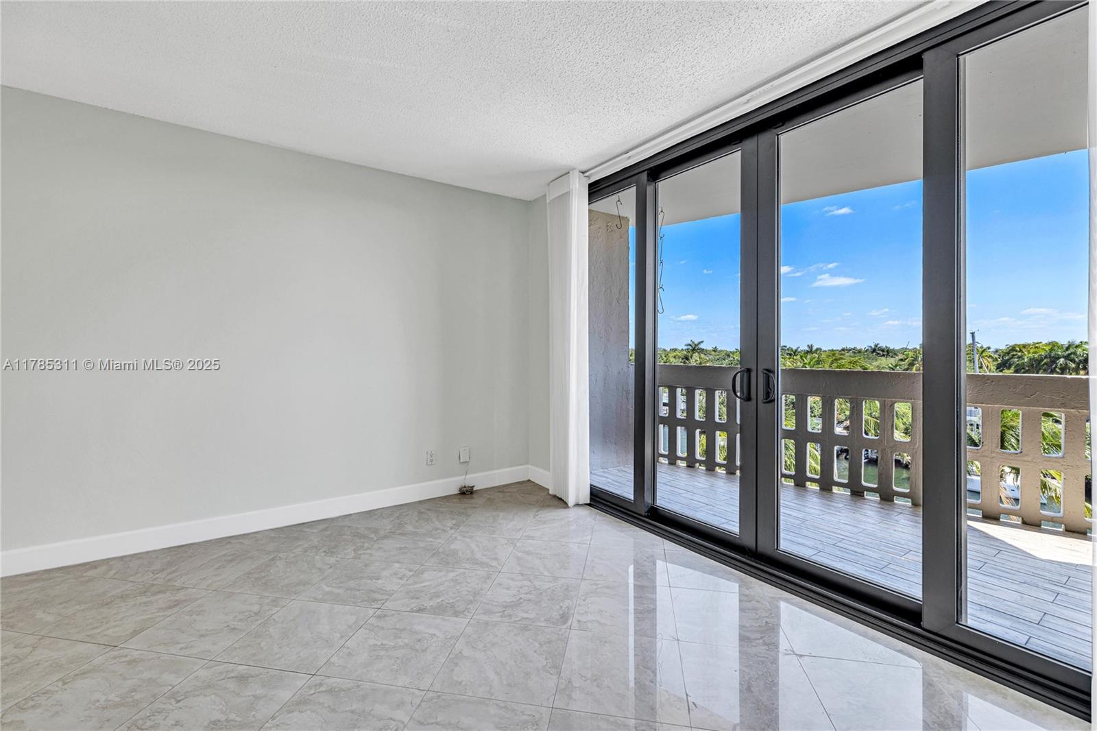 GABLES WATERWAY TOWERS CO - Residential