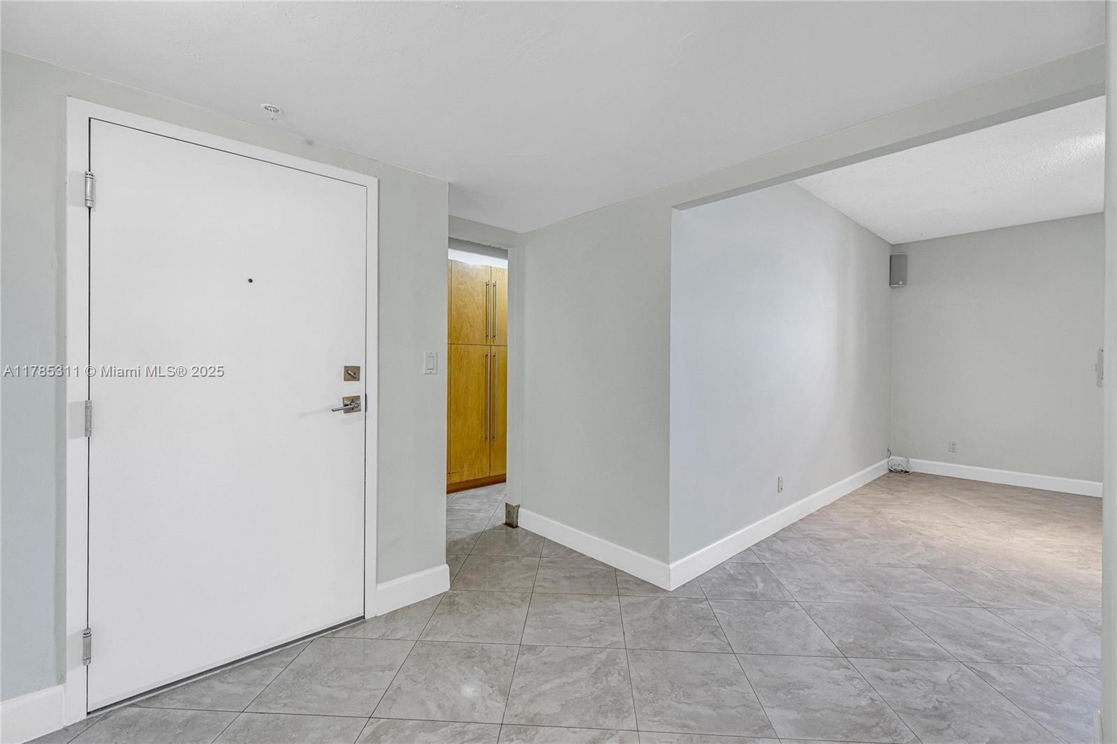 GABLES WATERWAY TOWERS CO - Residential