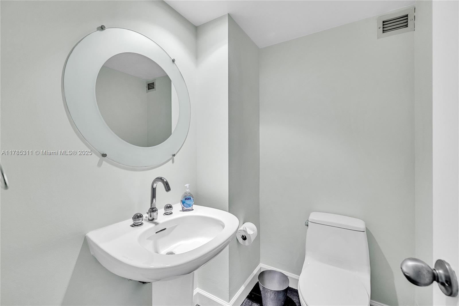GABLES WATERWAY TOWERS CO - Residential