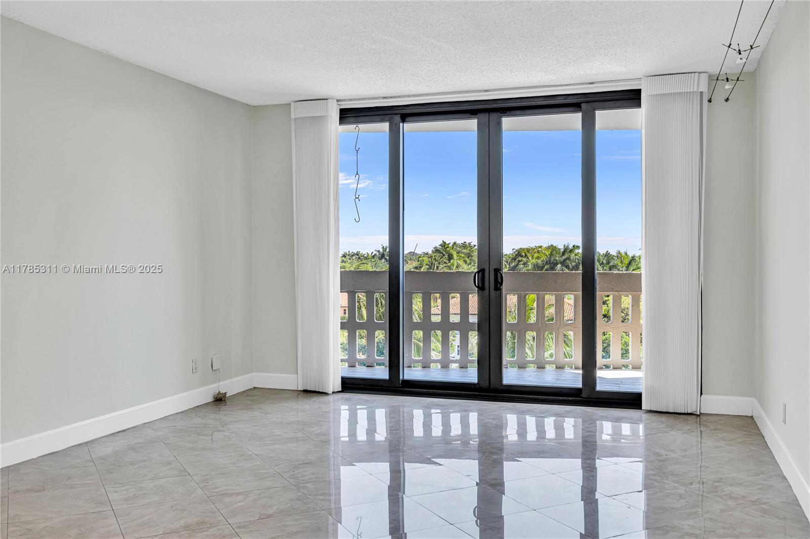 GABLES WATERWAY TOWERS CO - Residential