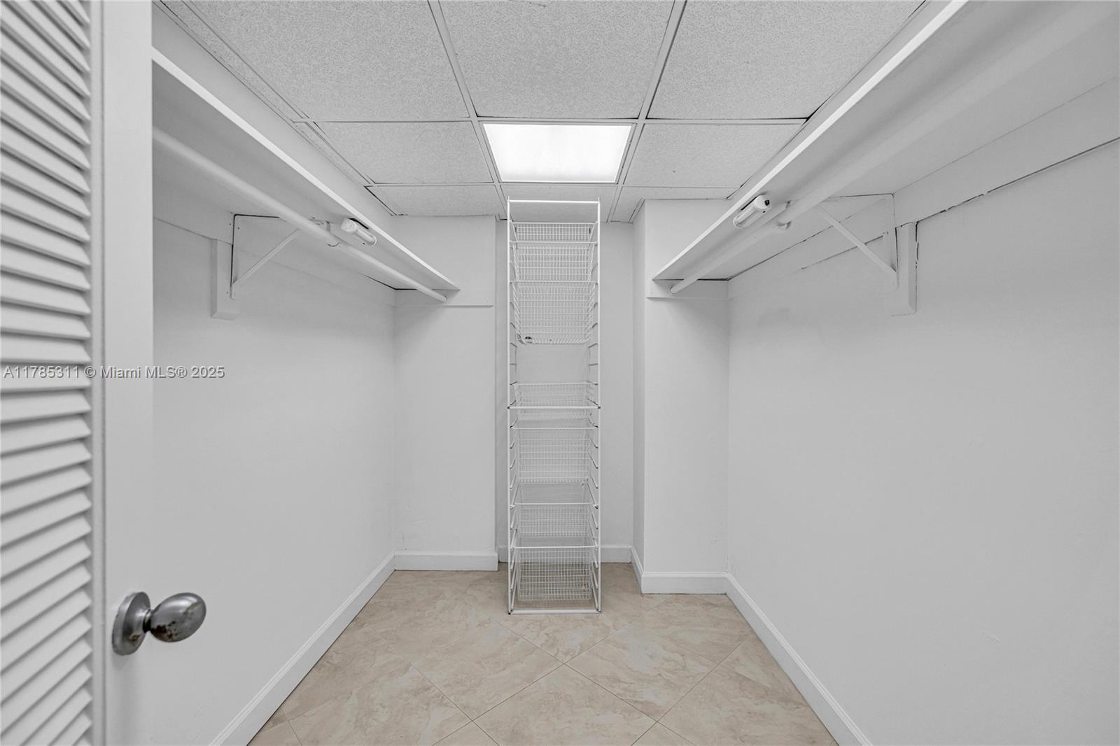 GABLES WATERWAY TOWERS CO - Residential