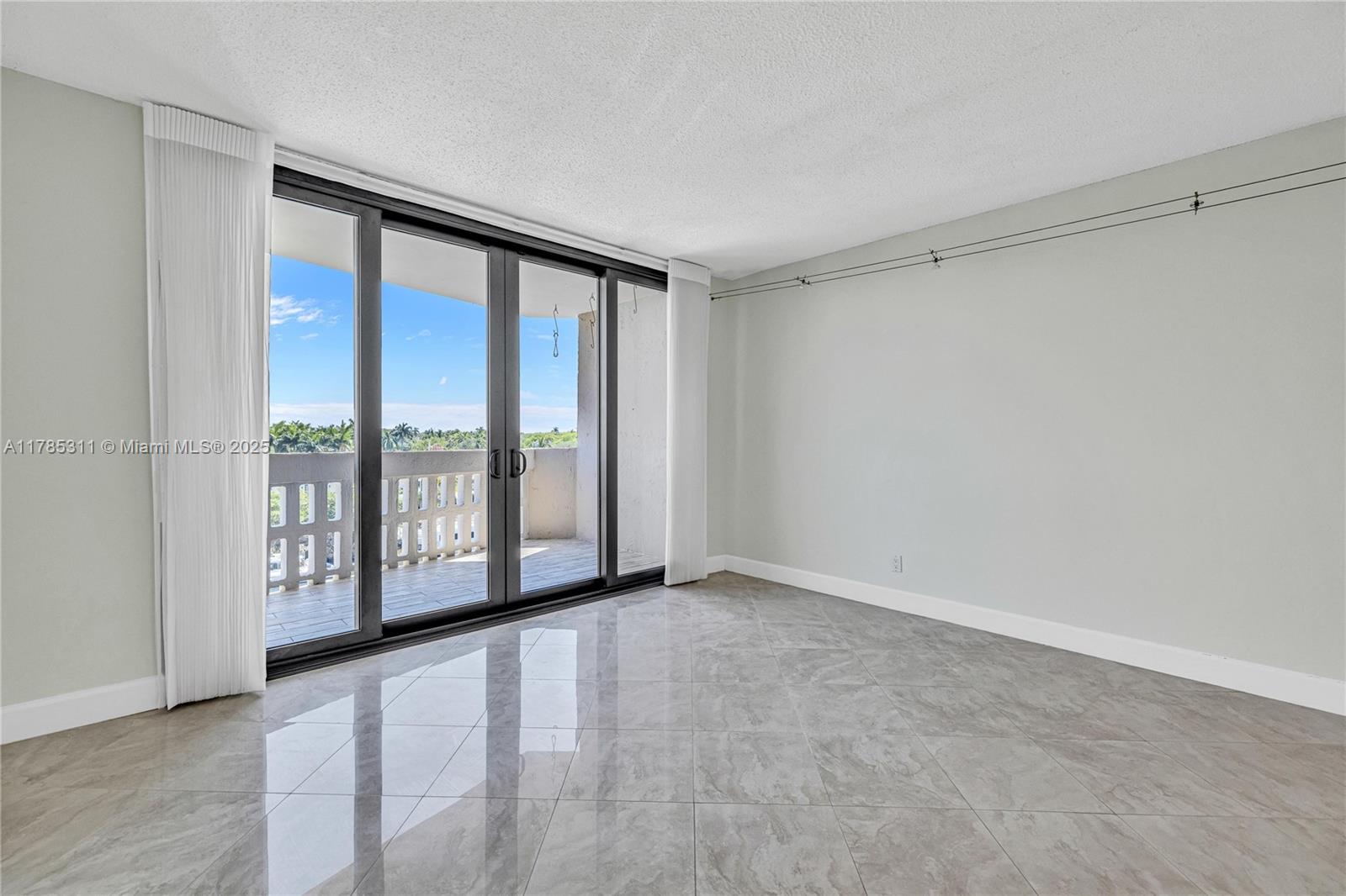 GABLES WATERWAY TOWERS CO - Residential