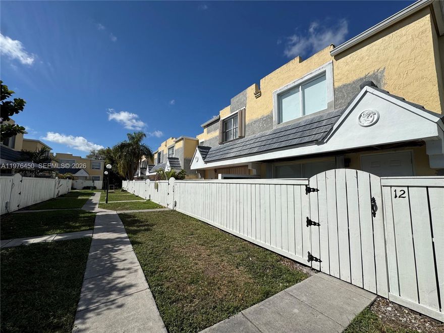Very well-kept two-story townhouse, located in a desirable neighborhood. Features tile throughout the downstairs
and wood flooring upstairs with washer and dryer inside the unit. Spacious floor-plan, lots of closet space for
storage, and good size front porch. The community is pet friendly, offers security, two pools, and many more
amenities including assigned parking + plenty guest parking.