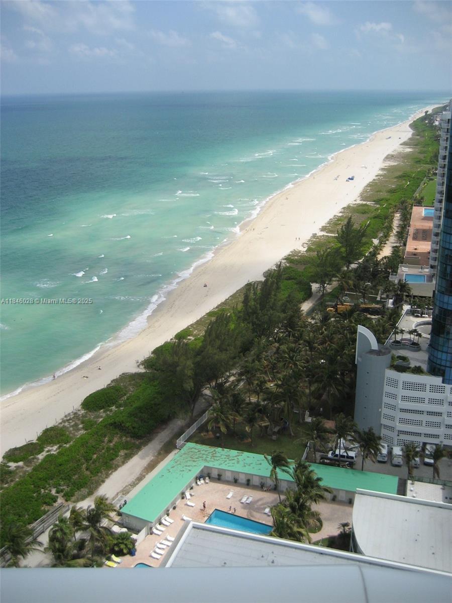 6365 Collins Ave 3907